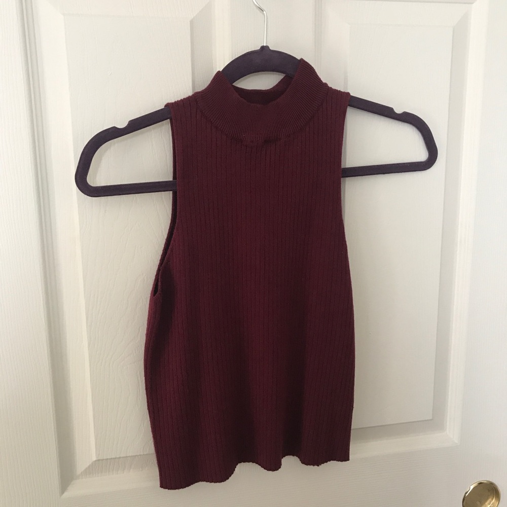 Knitted tight fitting crop top